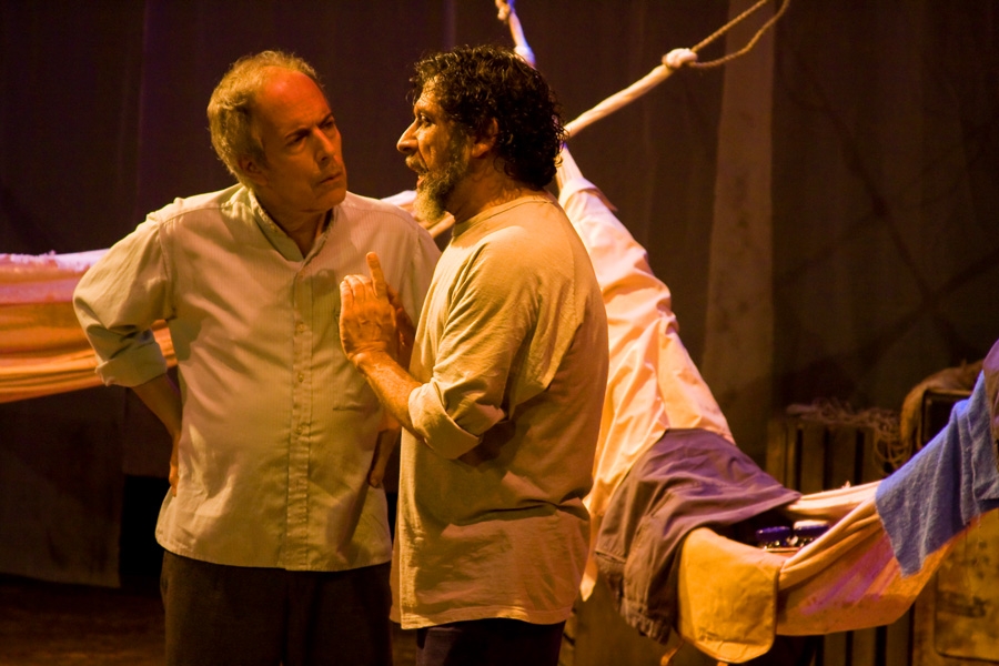 Guillermo Díaz (Yuma) y Ludwig Pineda en Tierra Santa. Dirección Costa Palamides