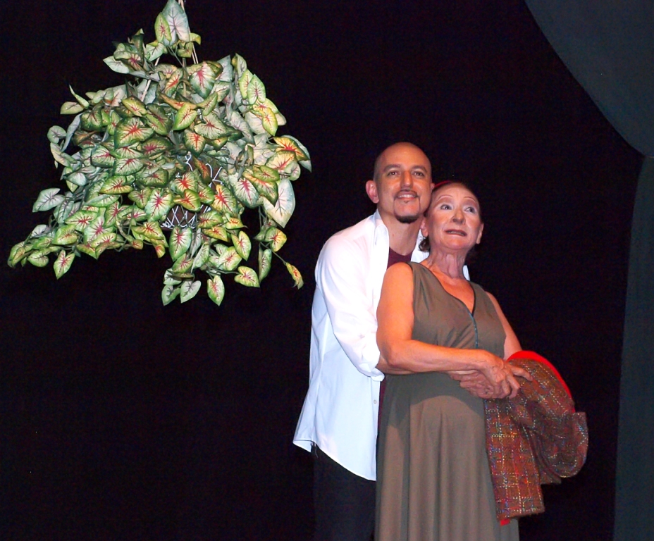 Domingo Balducci y Aura Rivas en Mátame, mamá. Dirección del autor