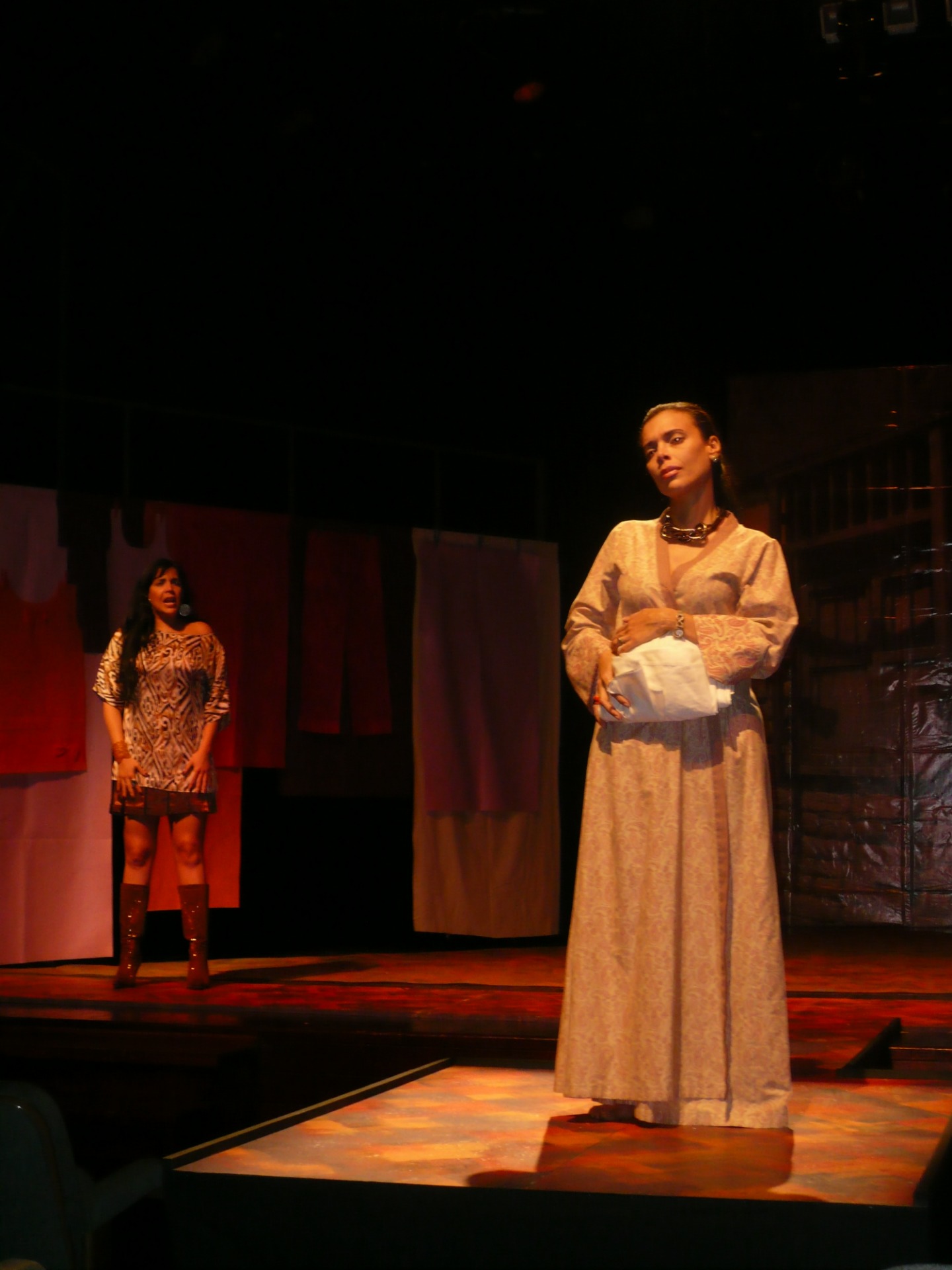 Elaiza Gil y Francis Romero en La quinta Dayana. Primer montaje. Dirección Gerardo Blanco López